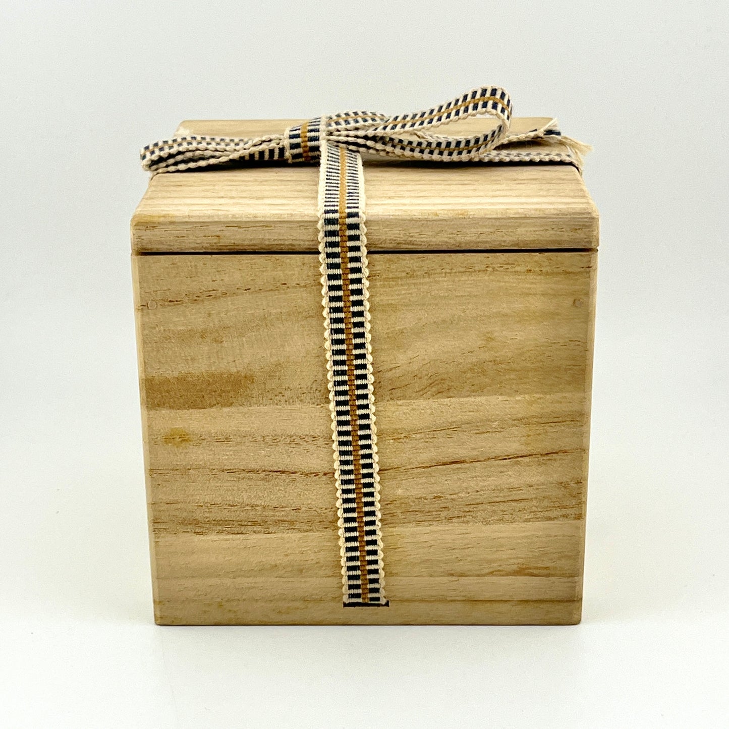 壺屋焼 人間国宝 金城次郎作 魚文湯呑 (壺屋時代)