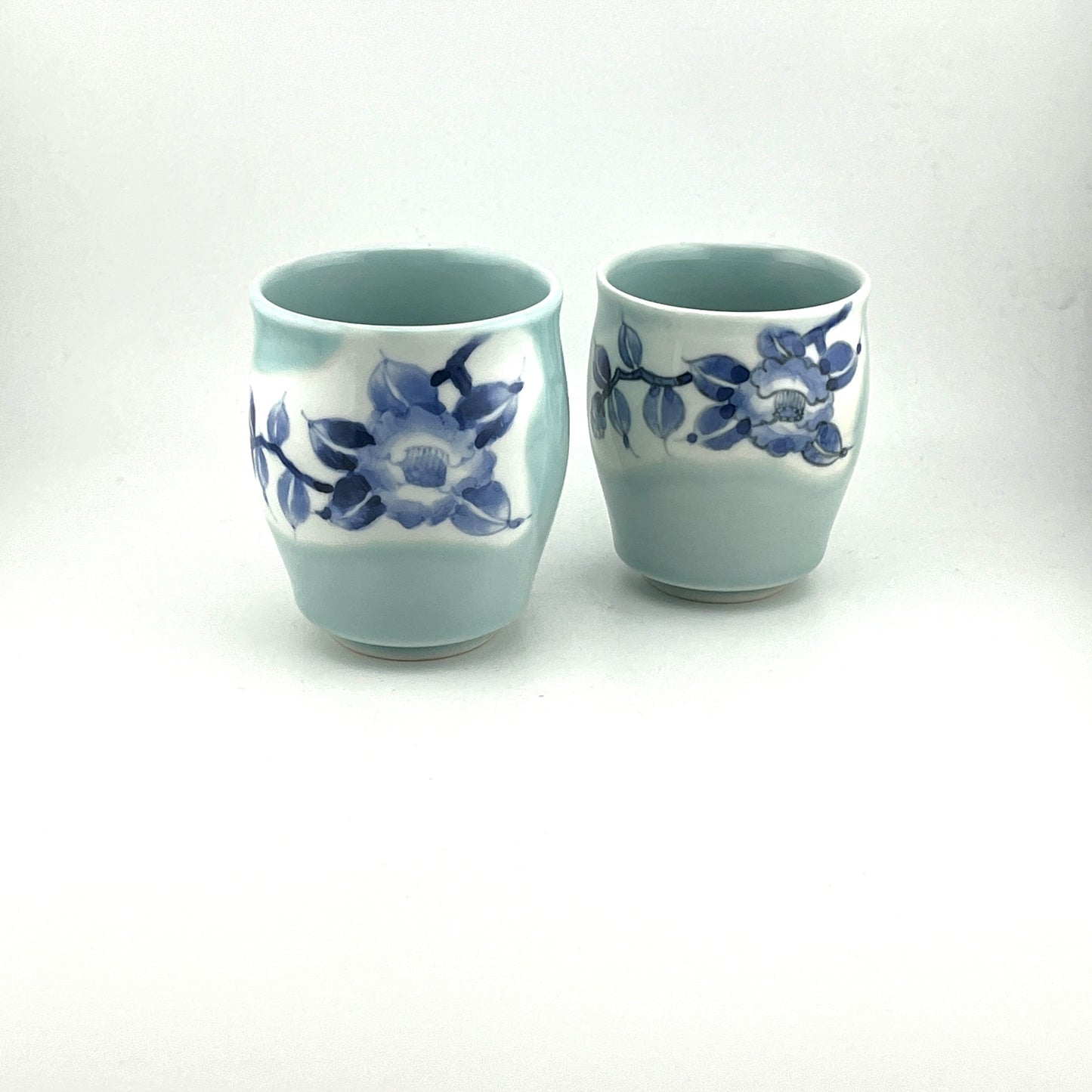 伊万里焼 文三窯 青磁椿絵 小湯呑