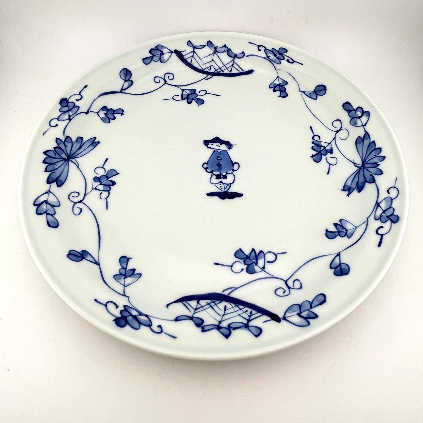 有田焼 青花 しん窯 唐草異人 玉渕8寸ミート皿