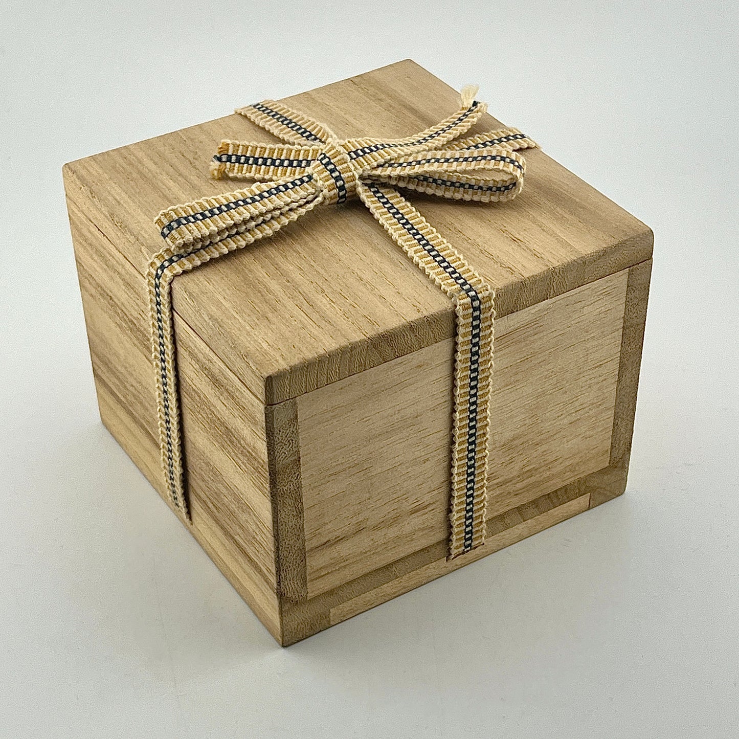 壺屋焼 人間国宝 金城次郎作 魚文ぐい呑