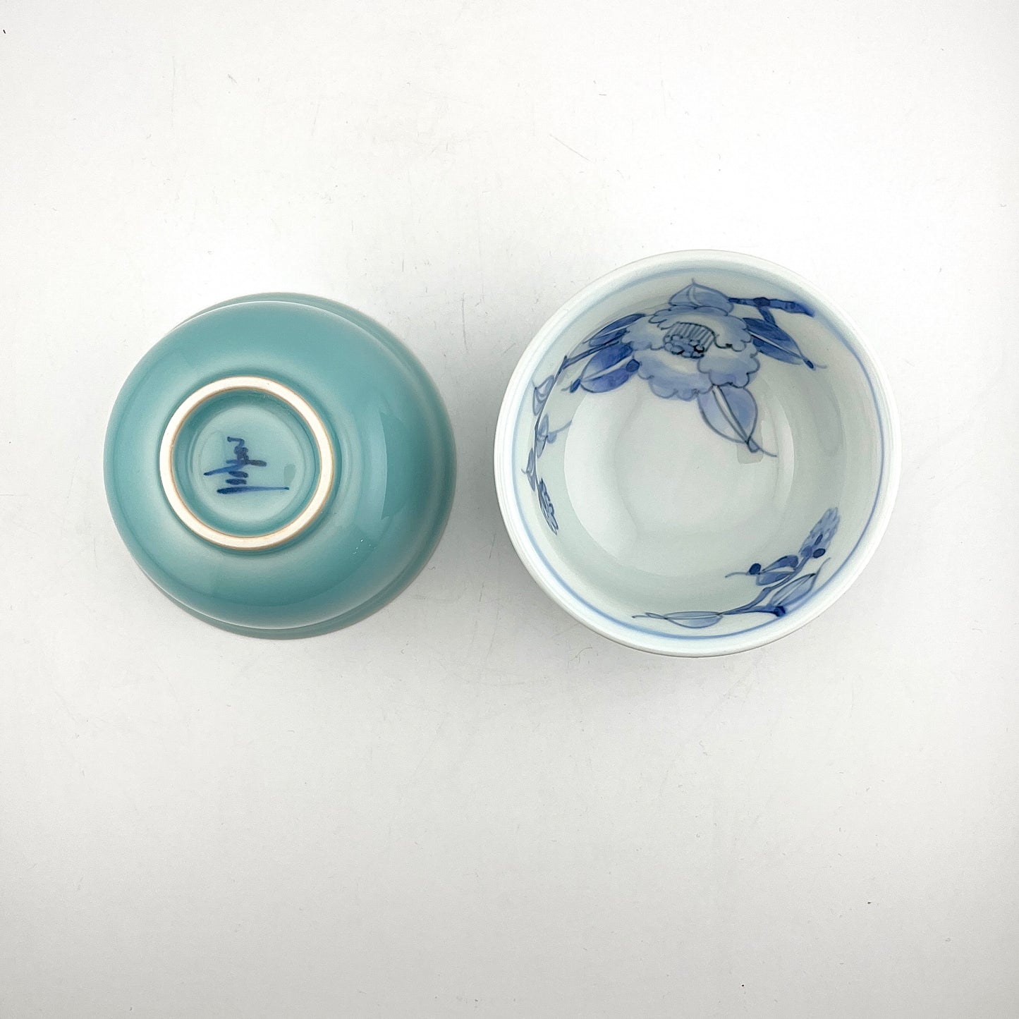 伊万里焼 文三窯 青磁椿絵 湯呑