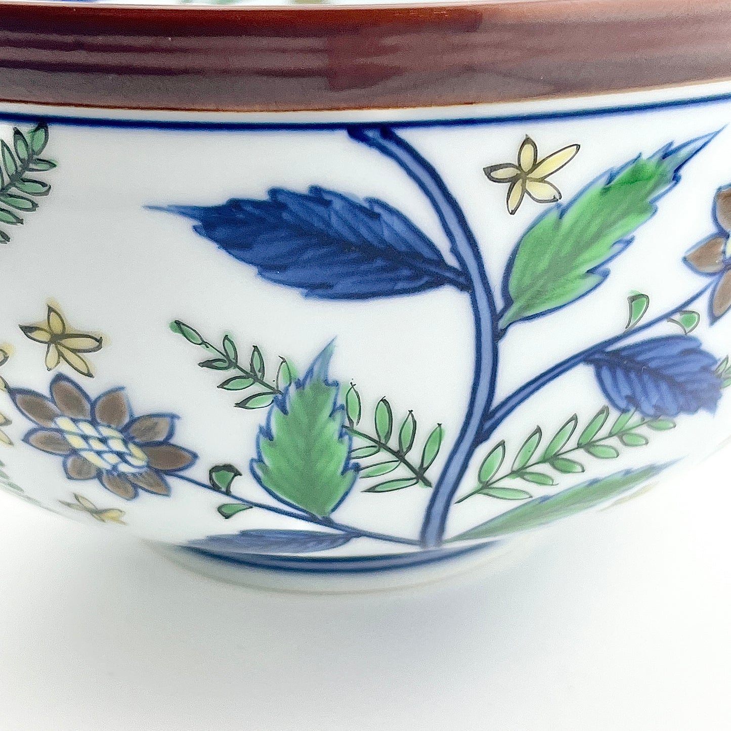 有田焼 源右衛門窯 染錦更紗手花蝶文麺鉢