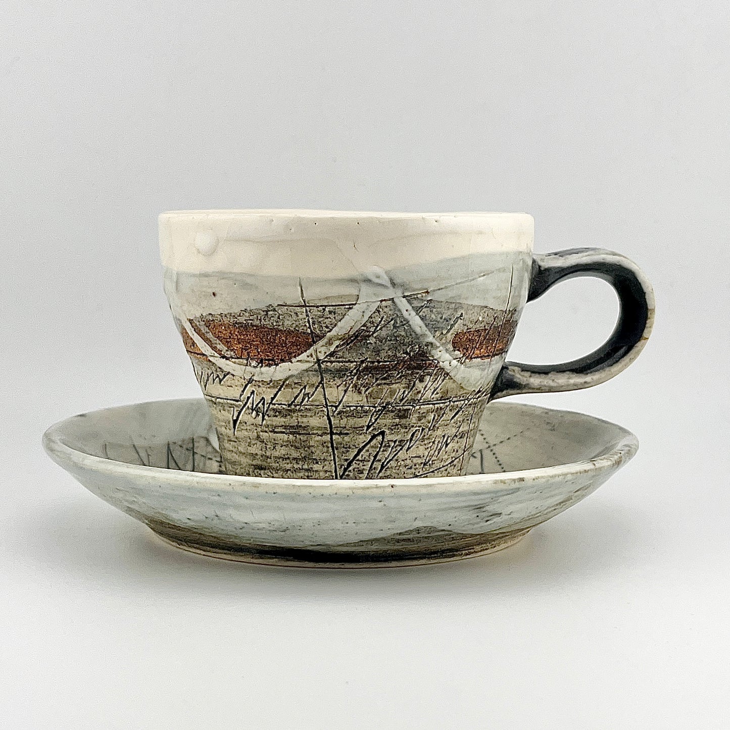 美濃焼　鶴林窯　線刻　カップ＆ソーサー