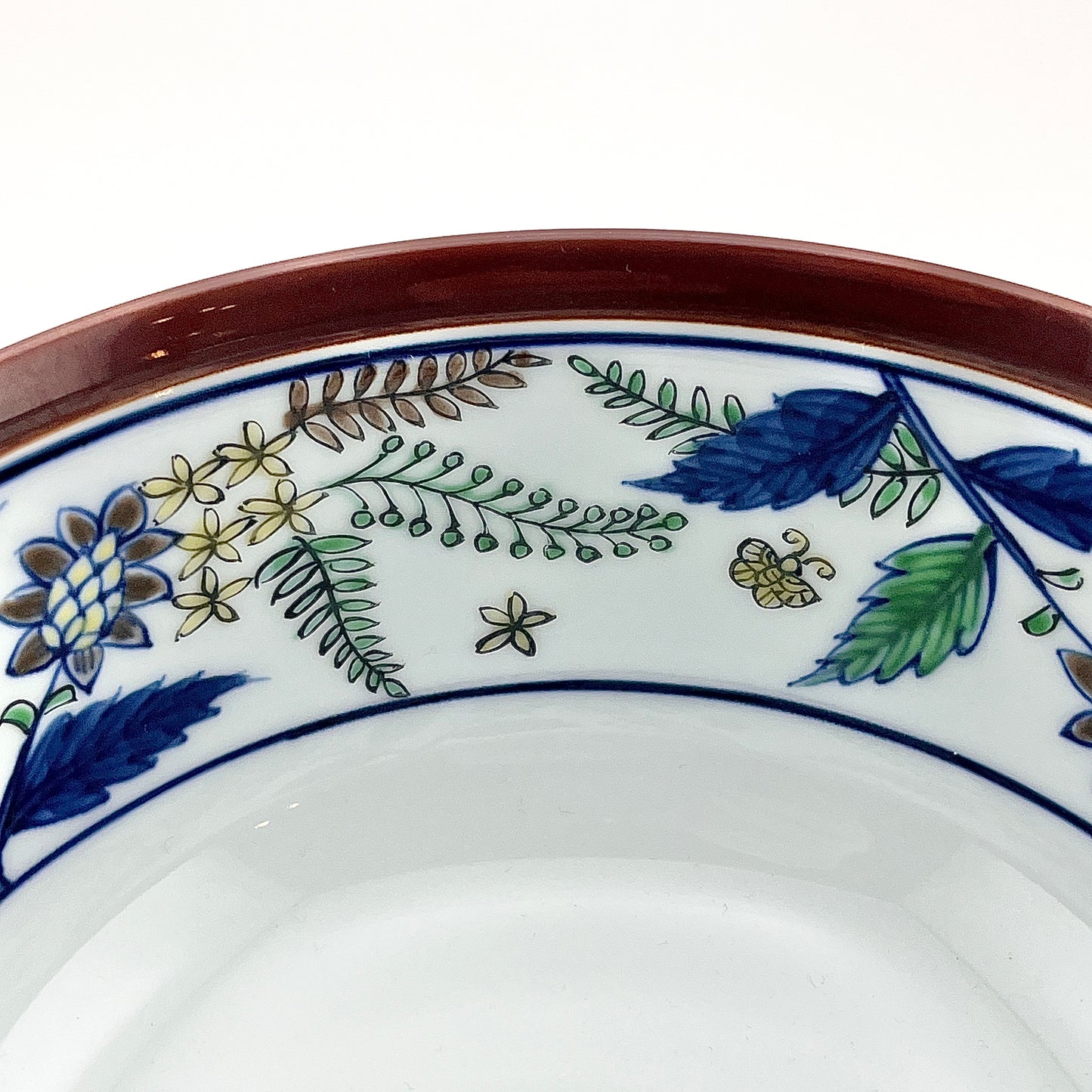 有田焼　源右衛門窯　染錦更紗手花蝶文麺鉢