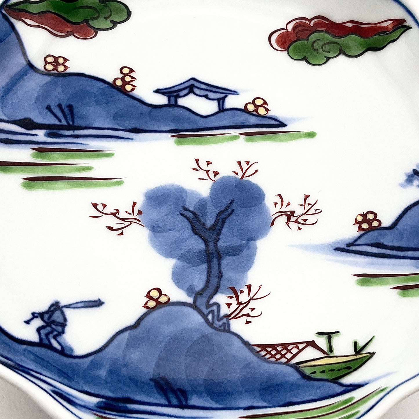 有田焼　源右衛門窯　染錦山水絵花型銘々皿