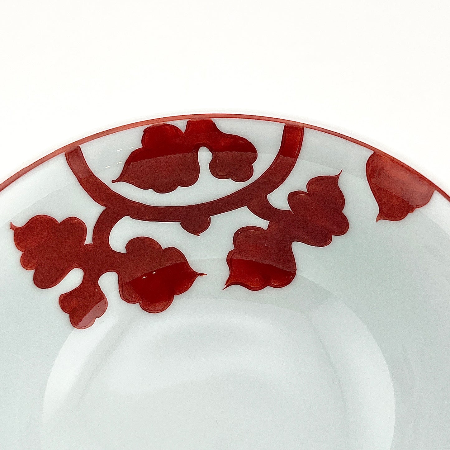 有田焼　源右衛門窯　赤絵唐草文飯碗