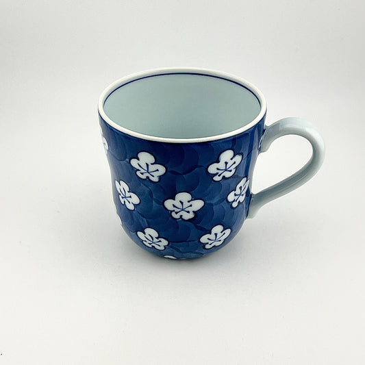 有田焼　源右衛門窯　古染風梅紋マグカップ