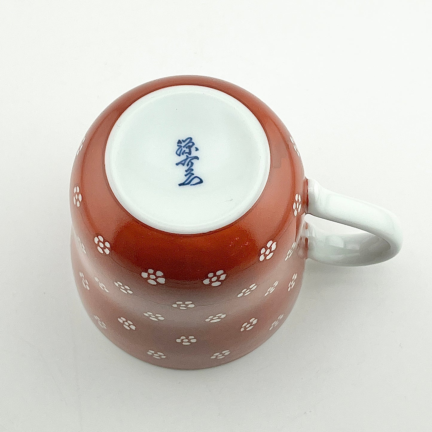 有田焼　源右衛門窯　赤絵梅地紋マグカップ