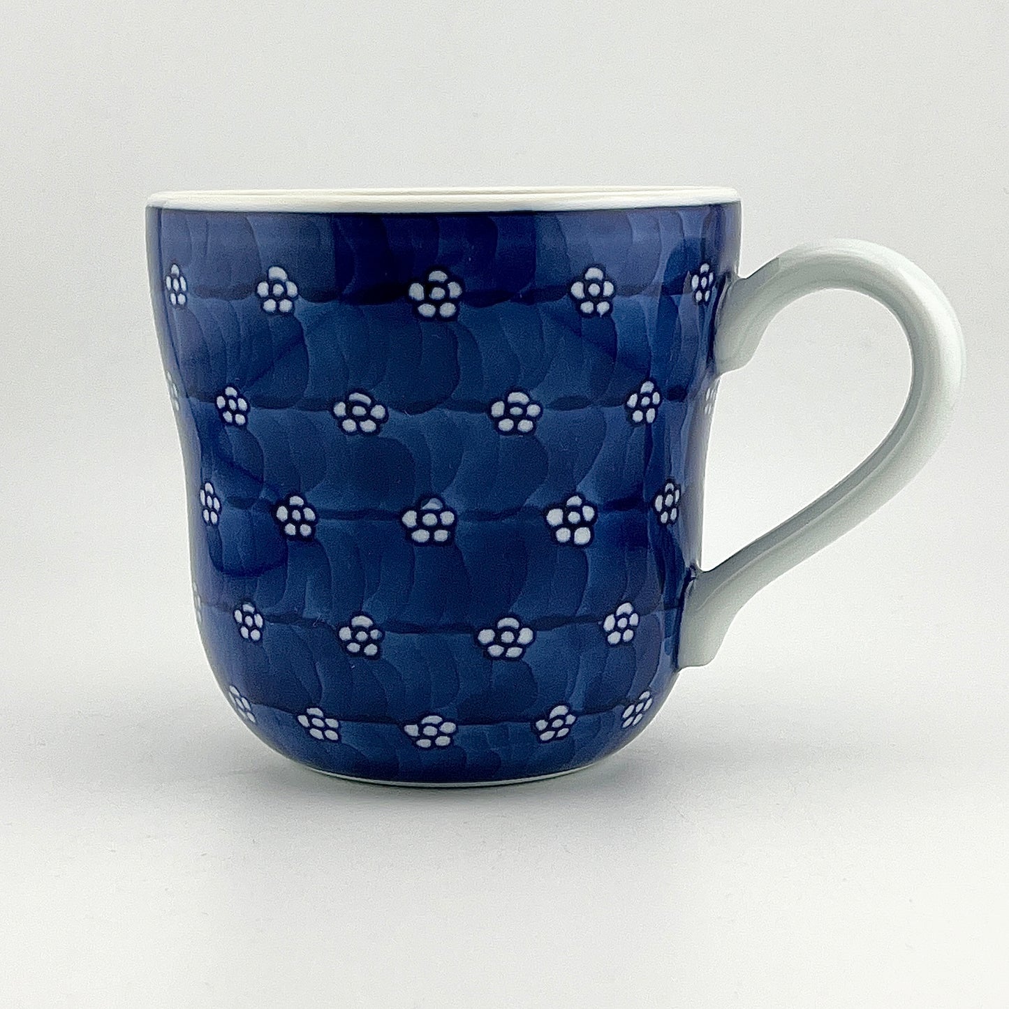 有田焼　源右衛門窯　染付梅地紋マグカップ