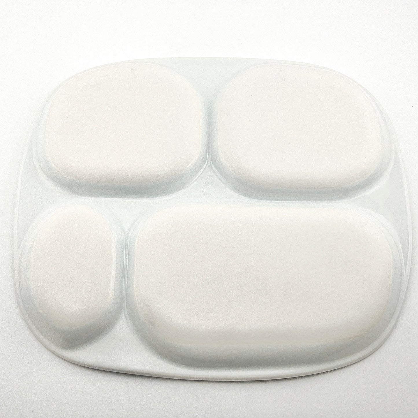 波佐見焼　大新窯　トリケラ　プレート皿