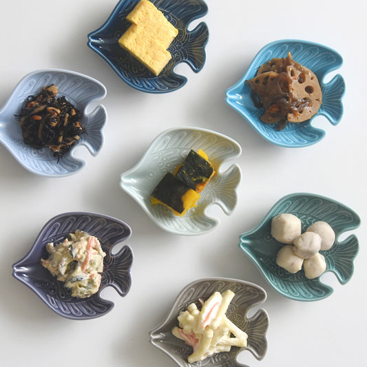 [natural69] [Hasami ware] [Arsebori butterflyfish] [Small plate] Small plate Cute natural rock plate