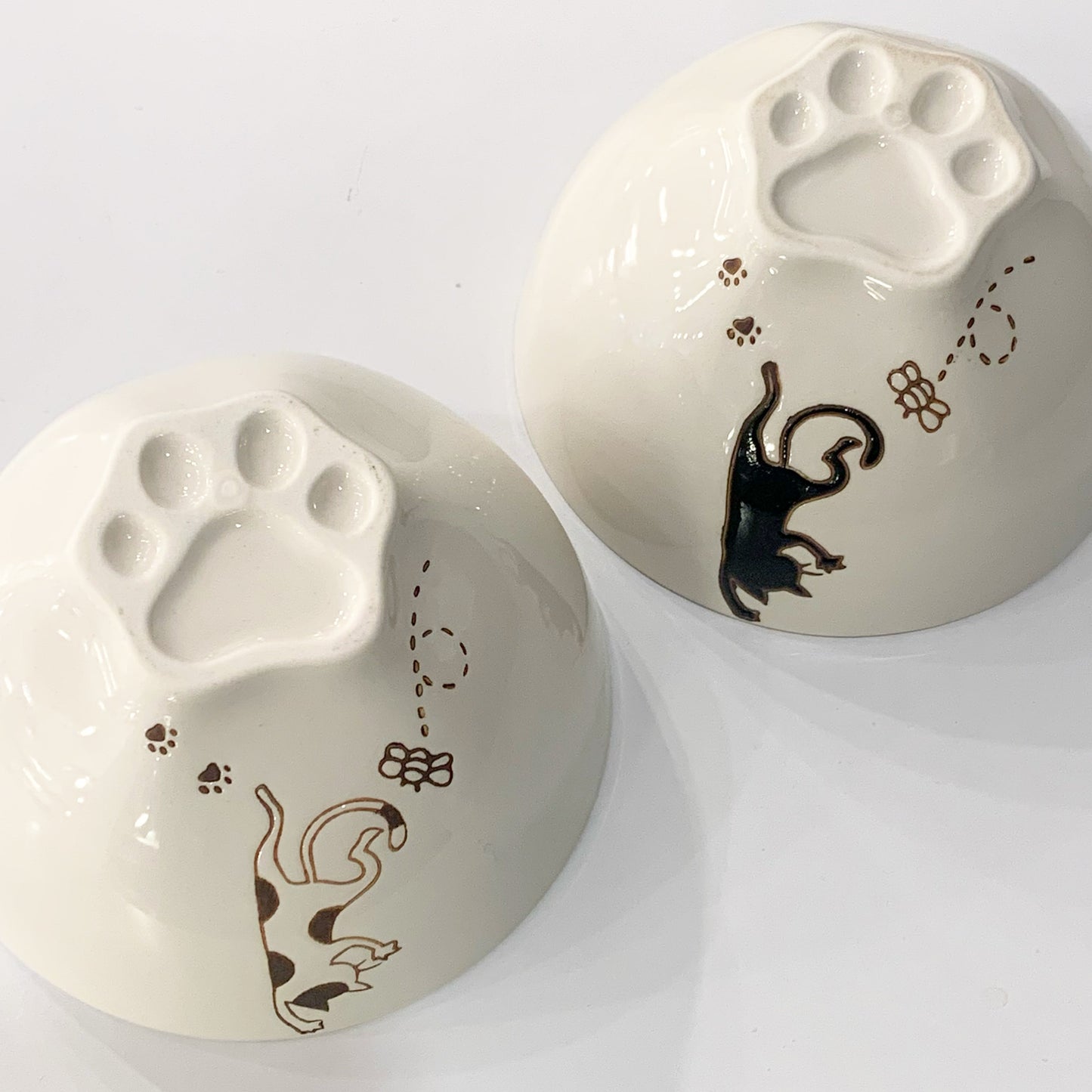 [Kikusho pottery] [Hasami ware] [Hanging cat] [Paw bowl] [Tea bowl] (Mike Kuro) Cat pattern cute light calico cat black cat