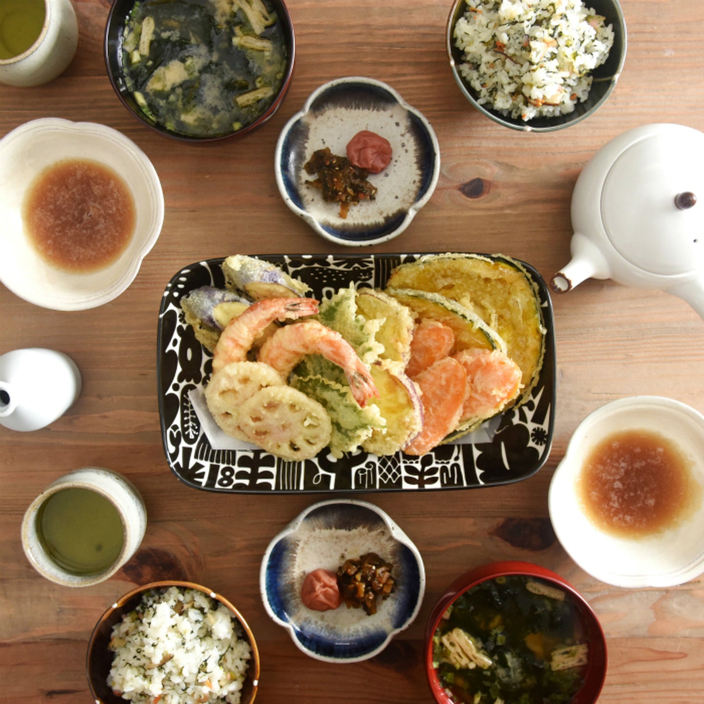 [natural69] [Utopia] [long deep bowl] Hasami ware pasta dish large bowl serving salad bowl animal stylish adult colorful cute