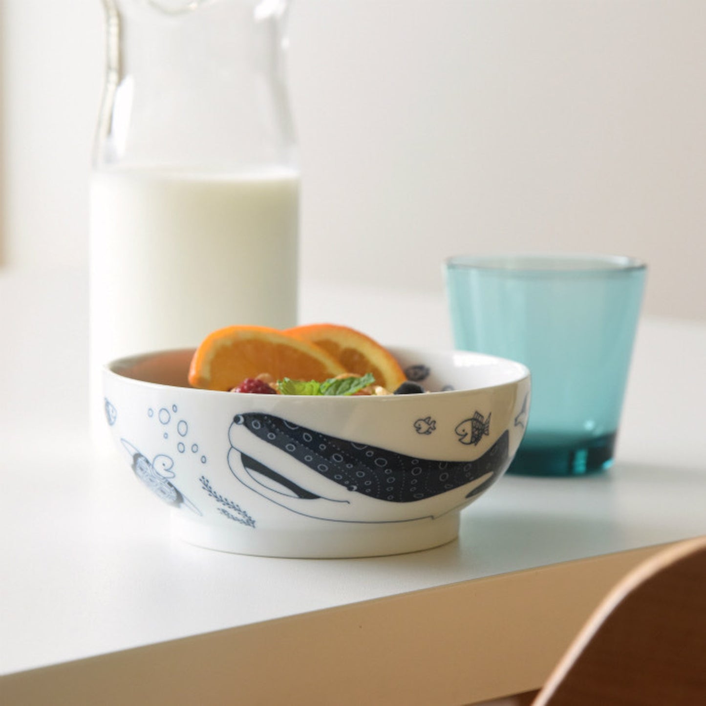 [natural69] [cocomarine] [small bowl] [large organism] Hasami ware tableware Nordic fashionable fish pattern whale shark manta ray bowl