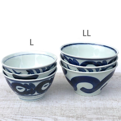 [Hasami ware] [Nakazen] [Ran bowl] [LL] Taikarakusa, Tobe arabesque, Surrounding flower, Majolica, Leaf, Hand-painted, Hasami ware, Fashionable, Adult