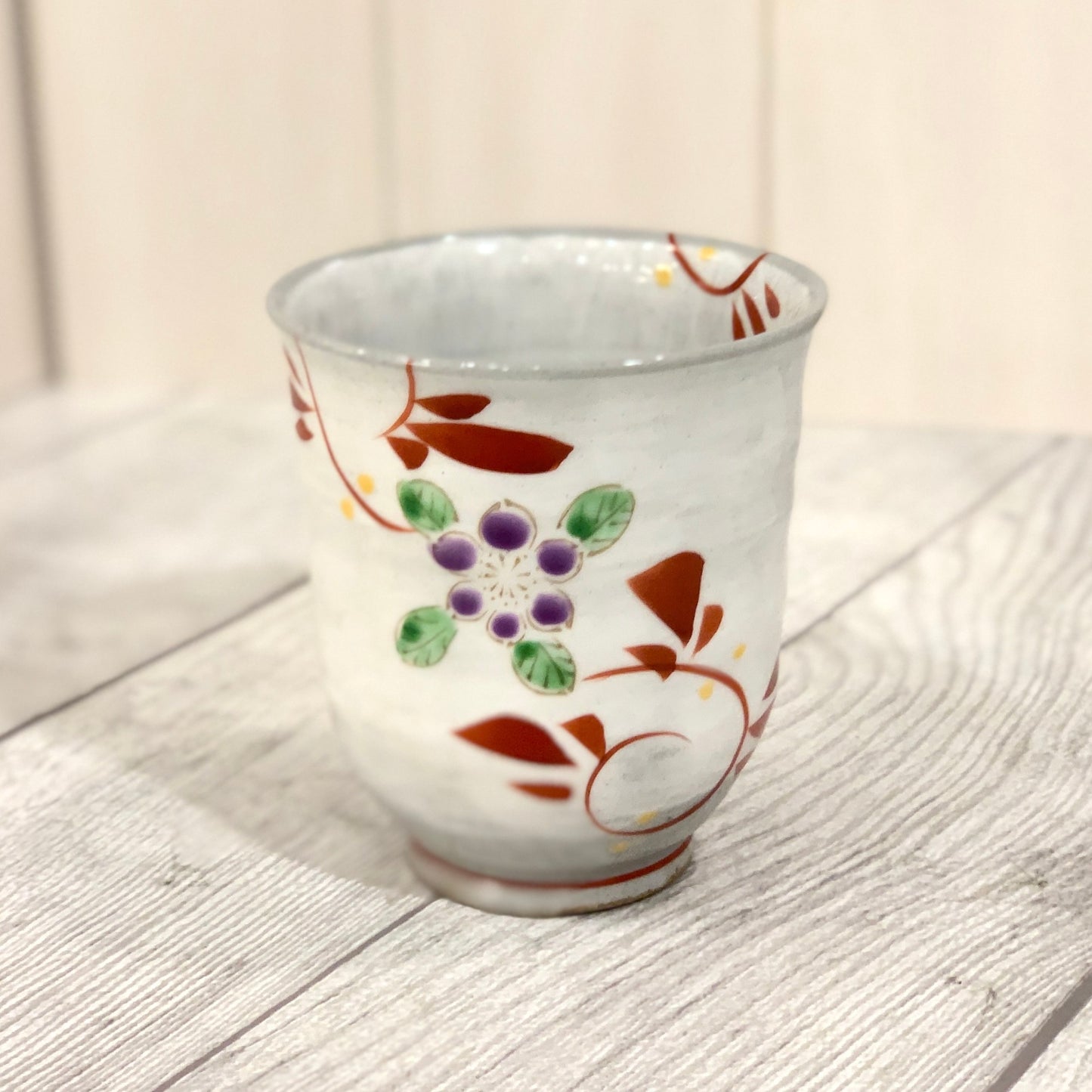 [Hasami ware] [Tanzan kiln] [Arabesque florets] [Yunomi] Cup hand-painted earthenware